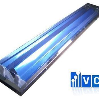 Thiết kế vát cạnh của máng đèn giúp vệ sinh phòng sạch thuận lợi hơn