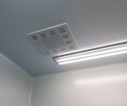 Khe tiếp giáp giữa đèn và panel ảnh hưởng đến vệ sinh và độ kín trần