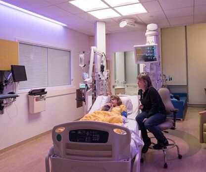 Đèn LED Panel cho phòng mổ và phòng sạch dược: Yêu cầu chiếu sáng khác nhau ở đâu?