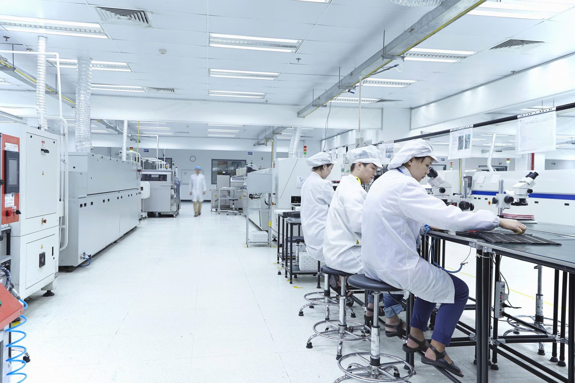 Tương thích điện từ của đèn trong phòng sạch điện tử
